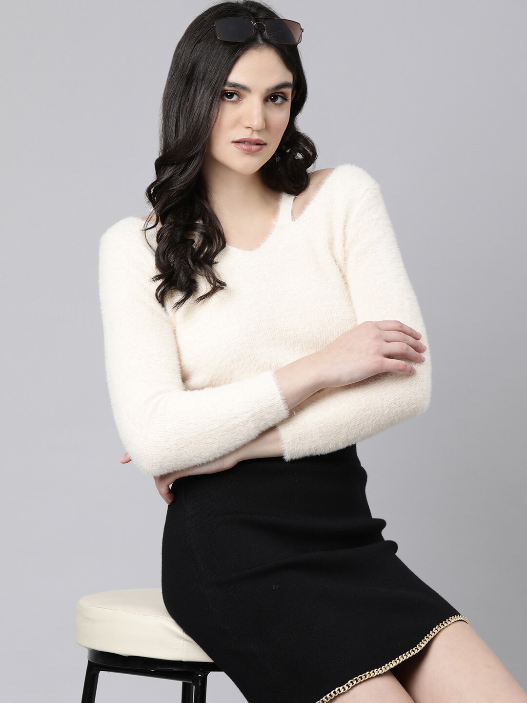 

SHOWOFF V-Neck Fitted Faux Fur Trim Crop Top, Cream