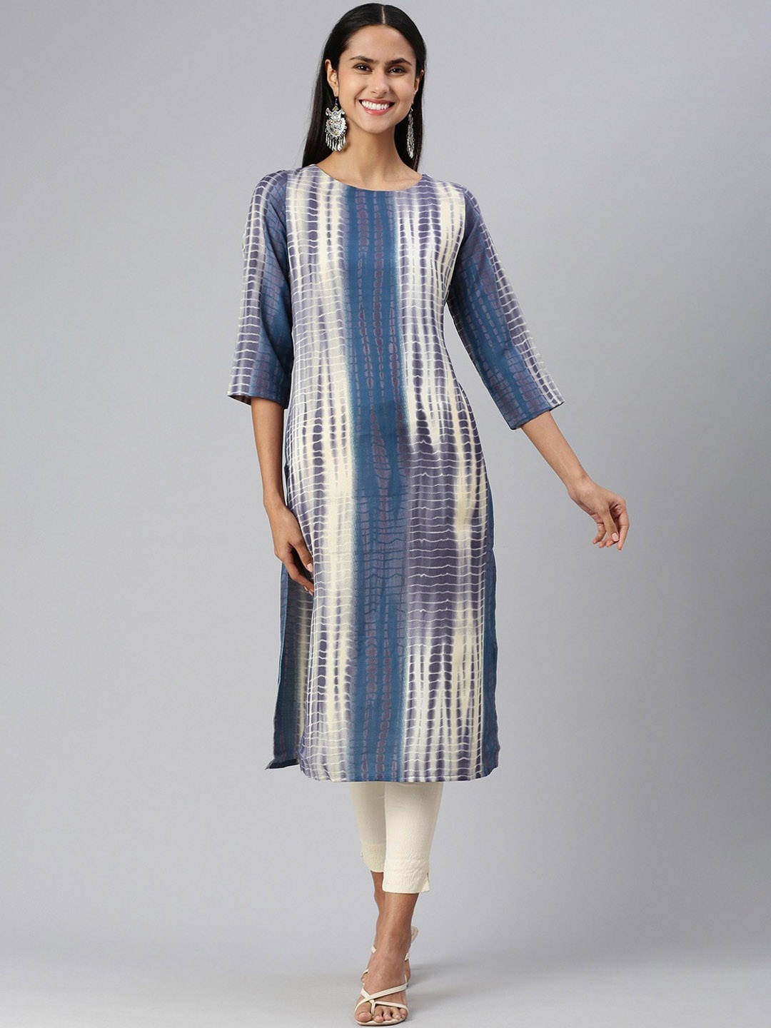 

Shaily Women Striped Flared Sleeves Sequinned Kurta, Teal