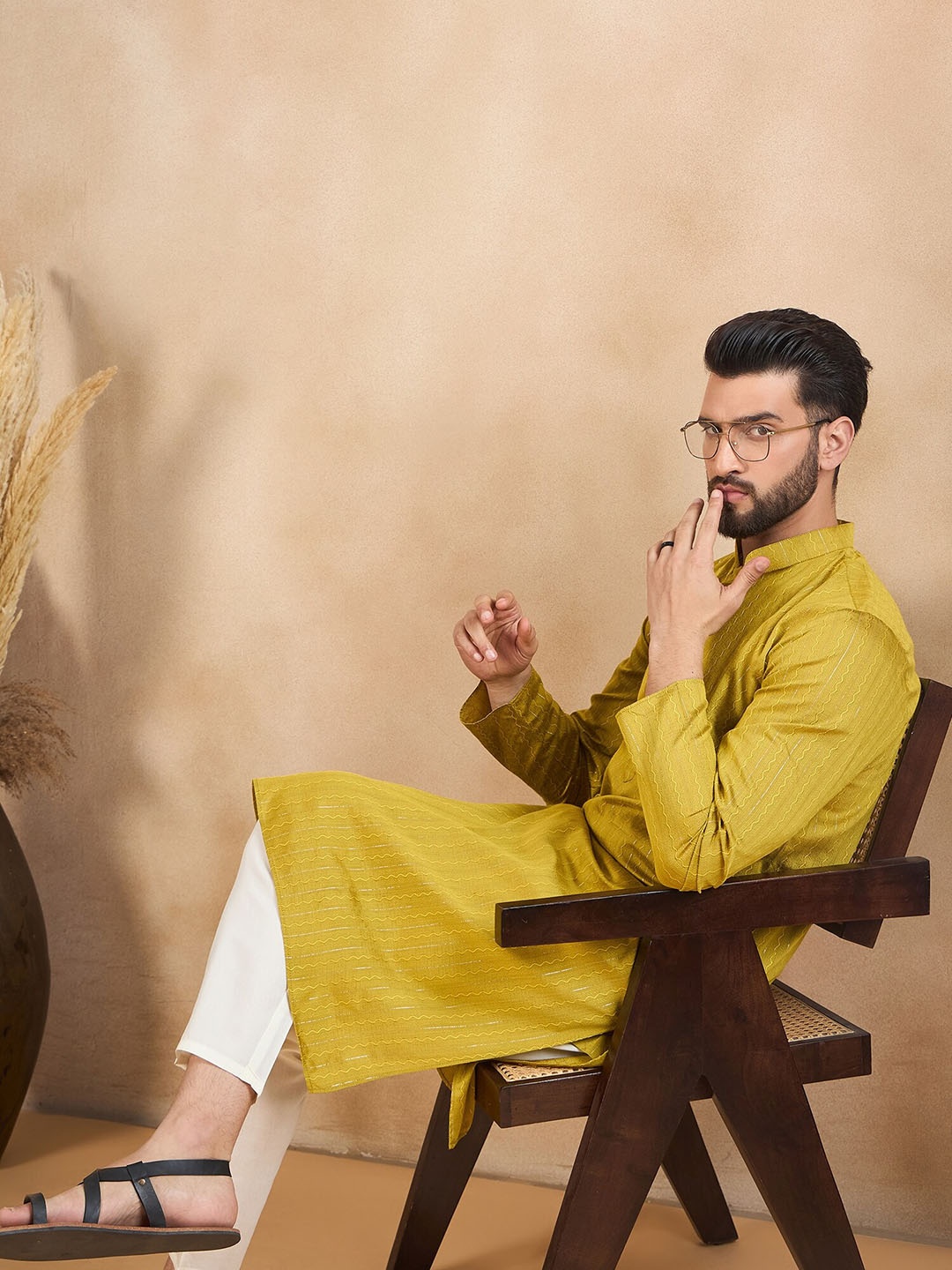 

HERE&NOW Men Thread Work Jacquard Kurta, Mustard