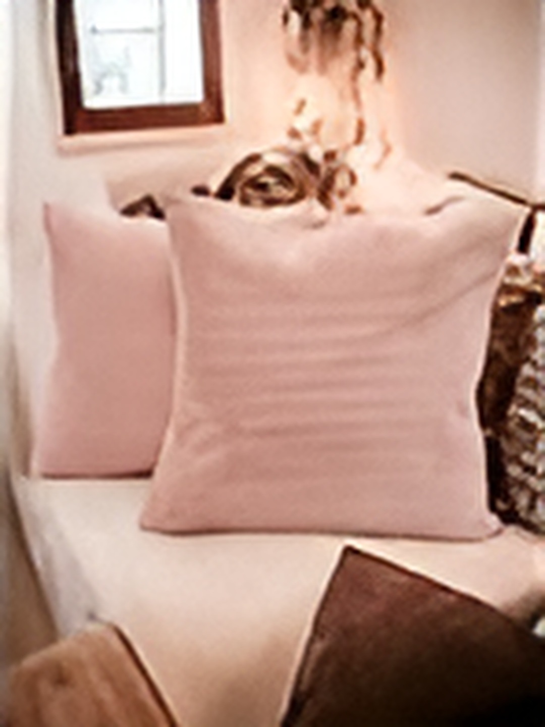 

CASA-NEST Pink Woollen Cushion Covers