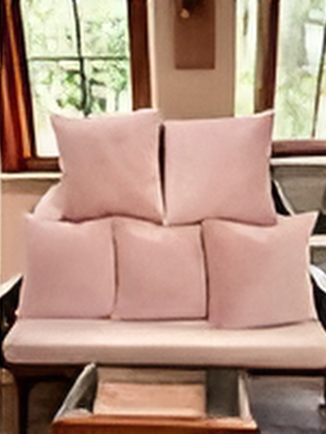 

CASA-NEST Pink Woollen Cushion Covers
