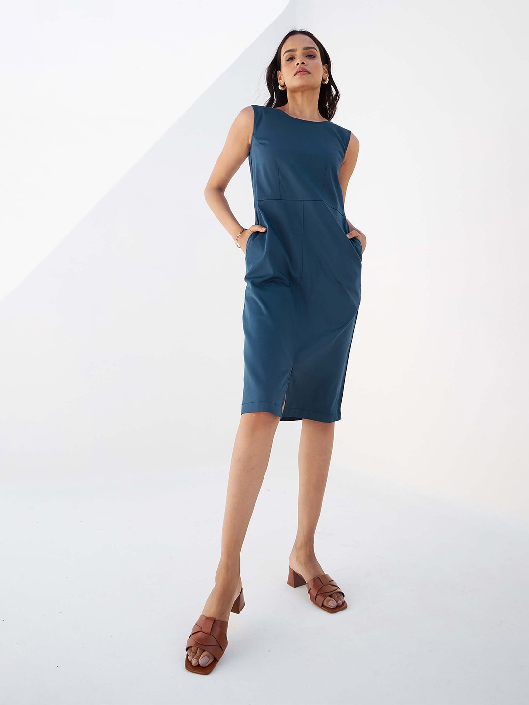 

SALT ATTIRE Kapaas Round Neck Sheath Midi Dress, Teal