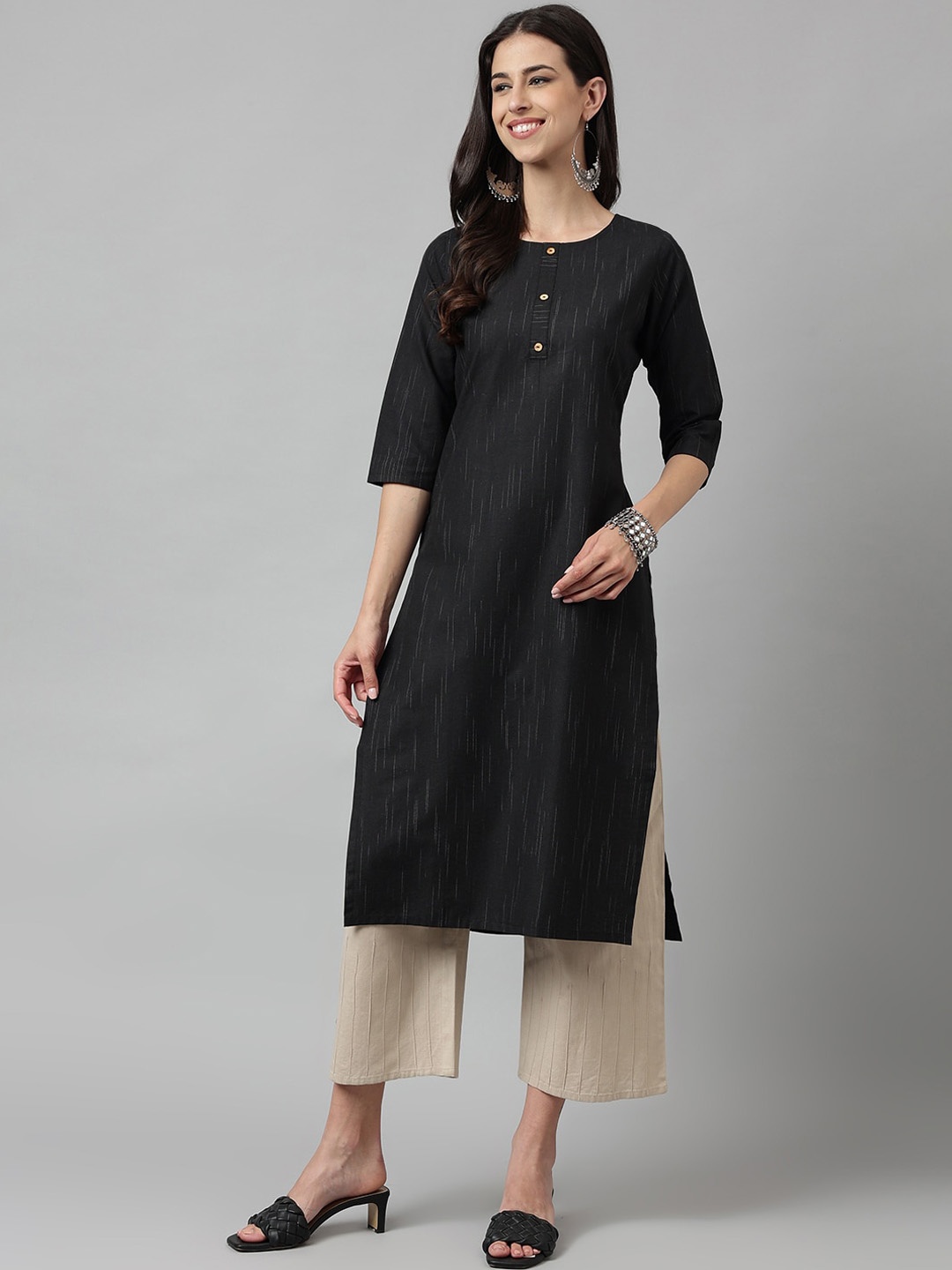 

Shaily Women Geometric Kurta, Black