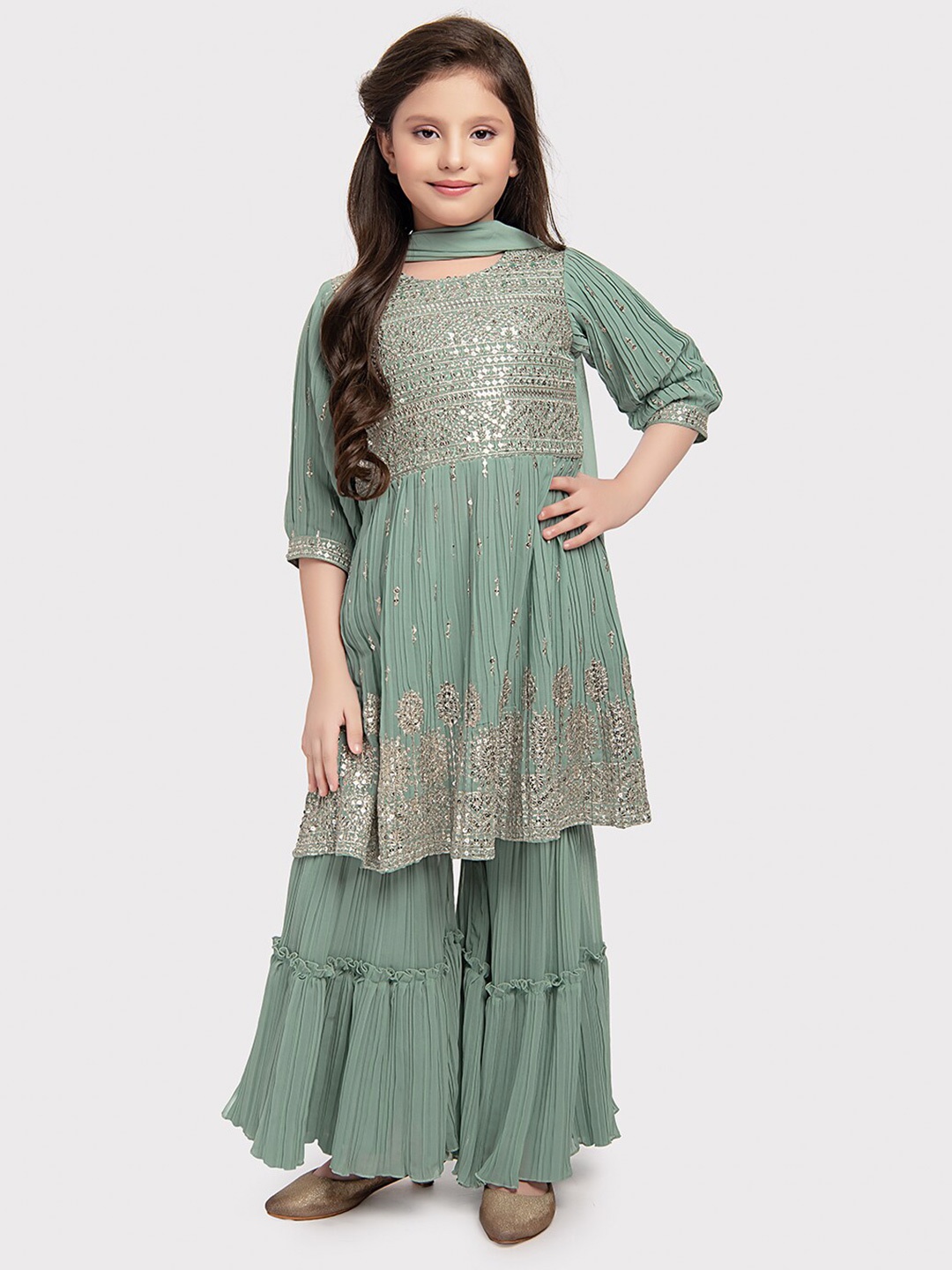 

BETTY Girls Ethnic Motifs Embroidered Empire Sequinned Kurta with Sharara & Dupatta, Green