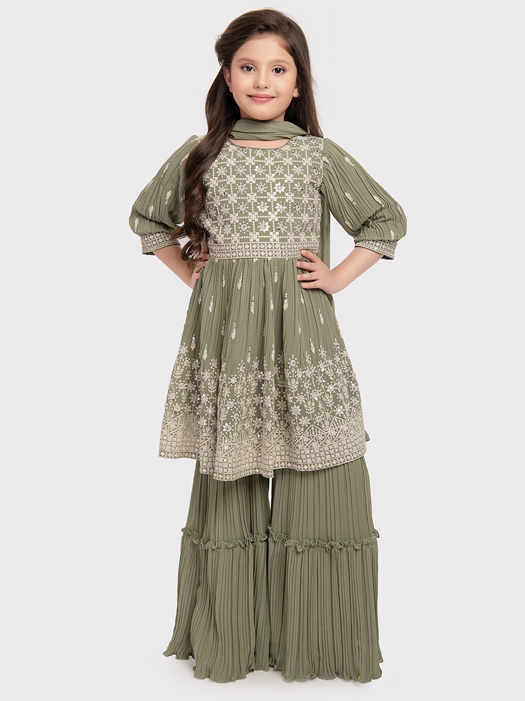 

BETTY Girls Ethnic Motifs Embroidered Empire Sequinned Kurta with Sharara & Dupatta, Green