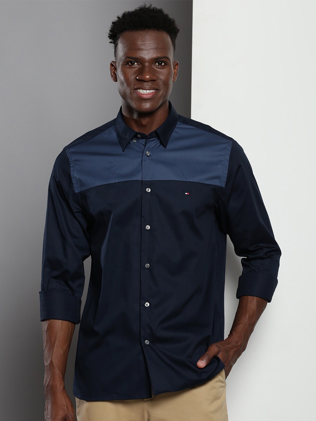 

Tommy Hilfiger Men Opaque Casual Shirt, Navy blue