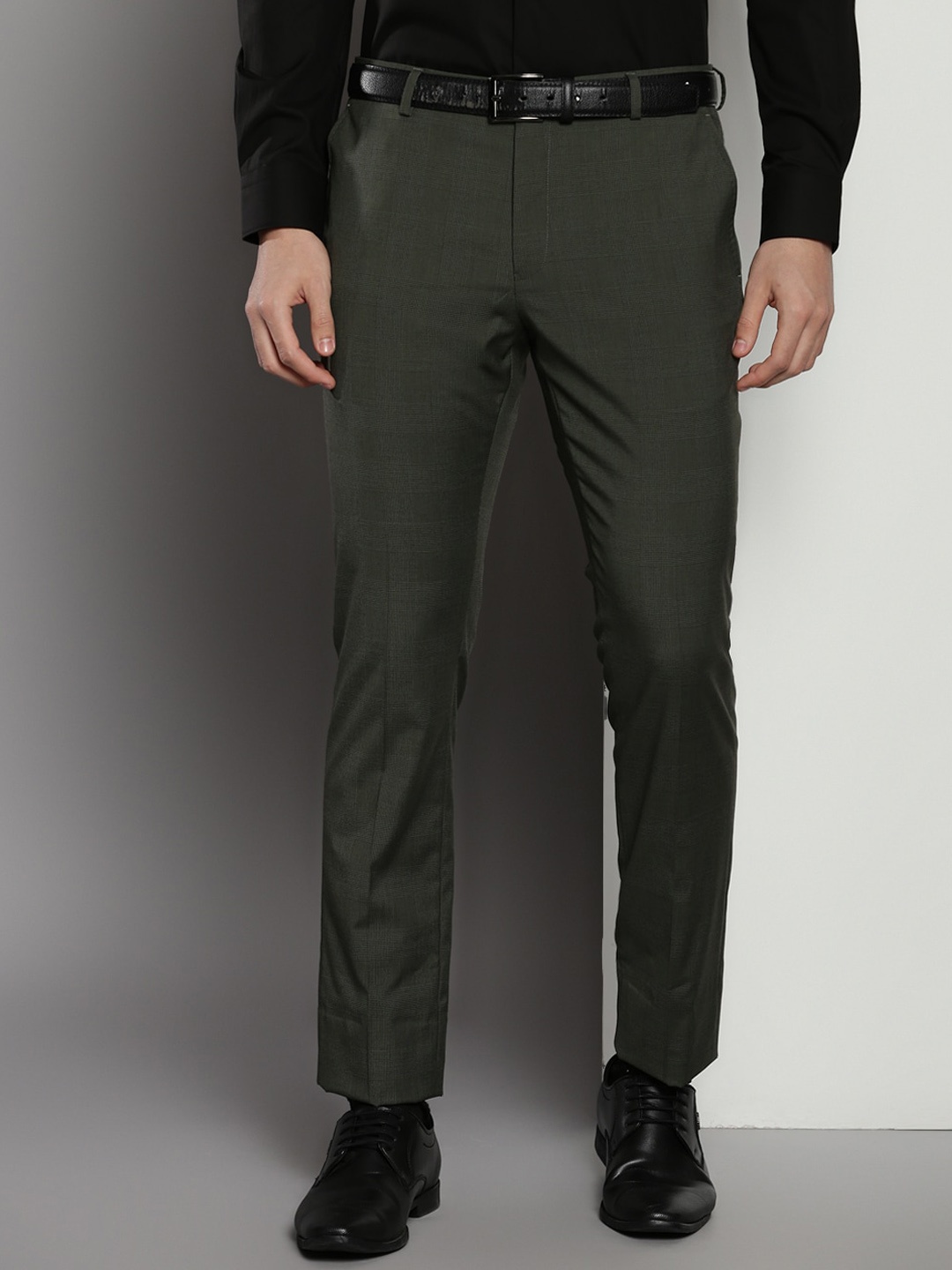 

Tommy Hilfiger Men Mid-Rise Formal Trousers, Grey