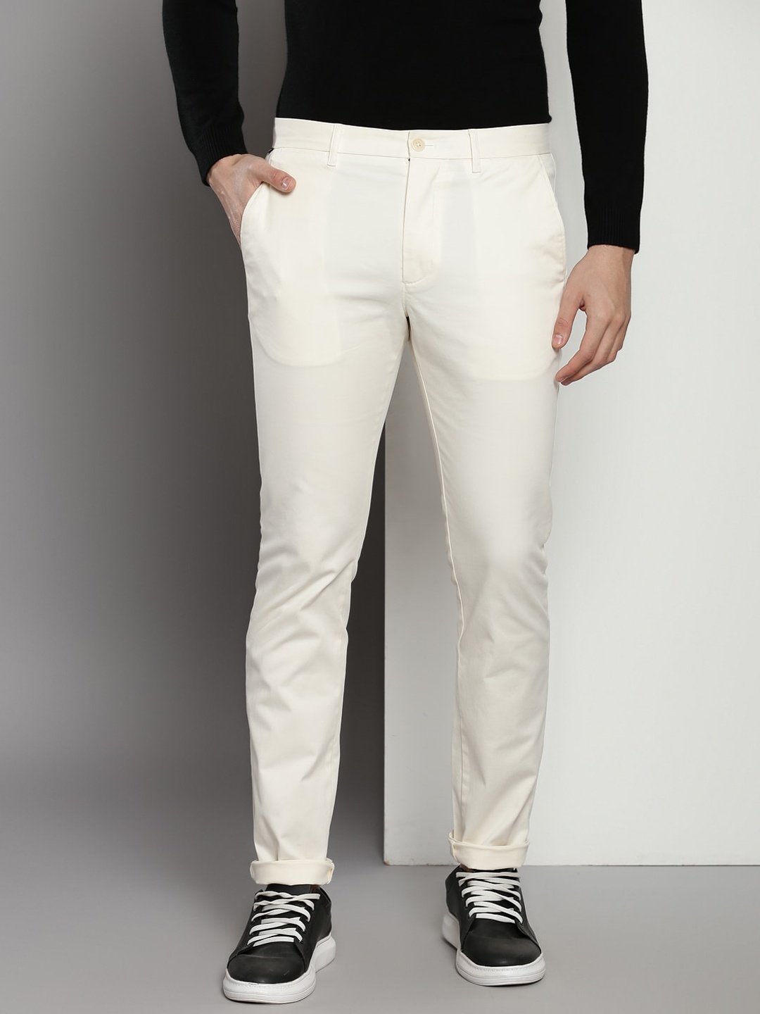 

Tommy Hilfiger Men Slim Fit Mid-Rise Chinos Trousers, Off white