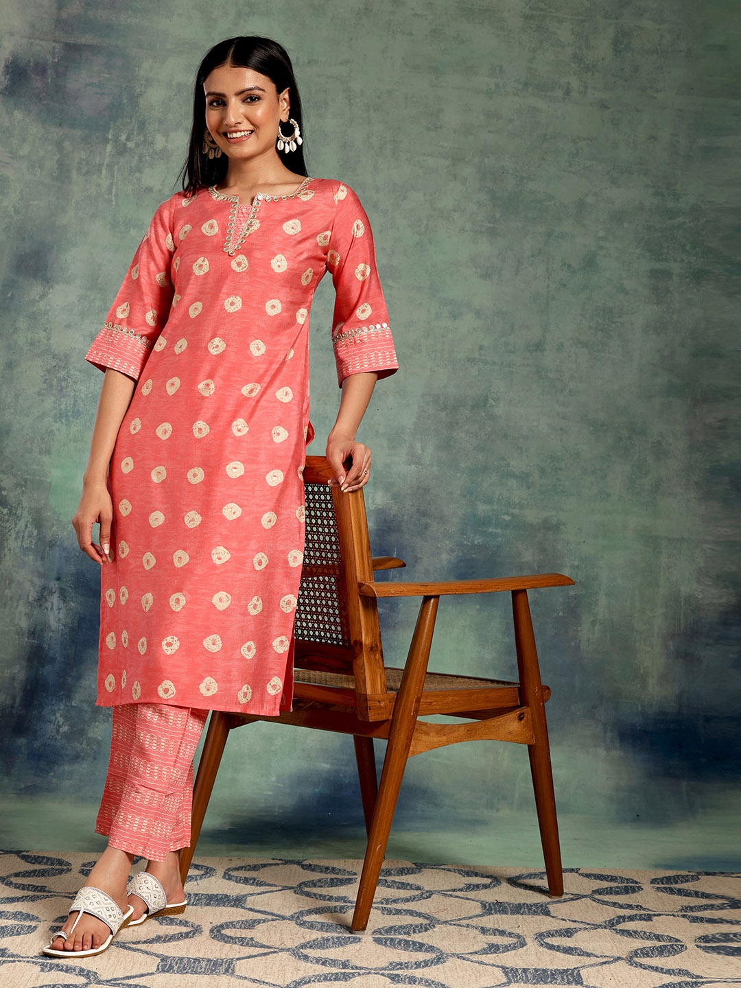 

Libas Peach Ethnic Motifs Printed Gotta Patti Straight Kurta With Trousers