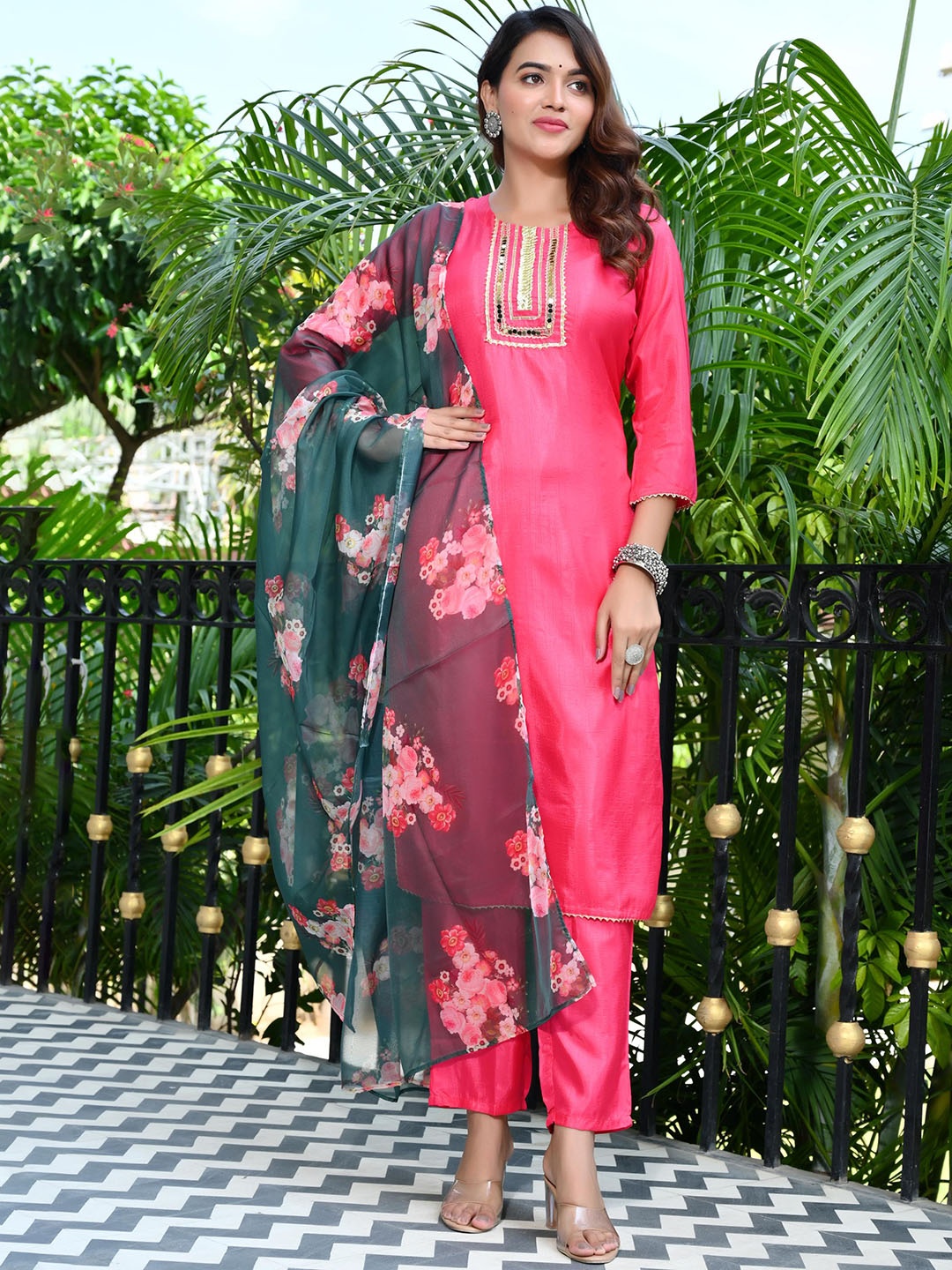 

KALINI Ethnic Motifs Yoke Design Gotta Patti Kurta & Trousers With Dupatta, Pink