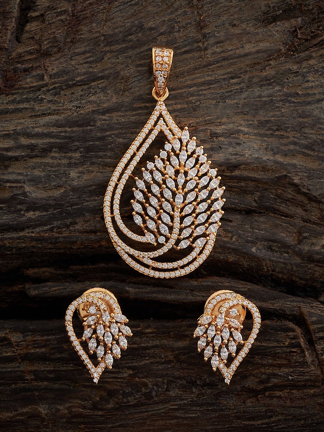 

Kushal's Fashion Jewellery Gold-Plated Cubic Zirconia Studded Jewellery Set