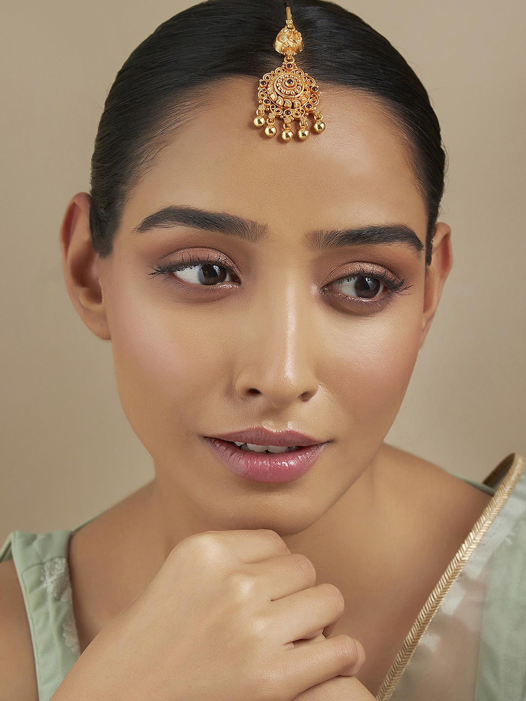 

Kushal's Fashion Jewellery Gold Plated 92.5 Pure Silver Temple Studded Maang Tikka