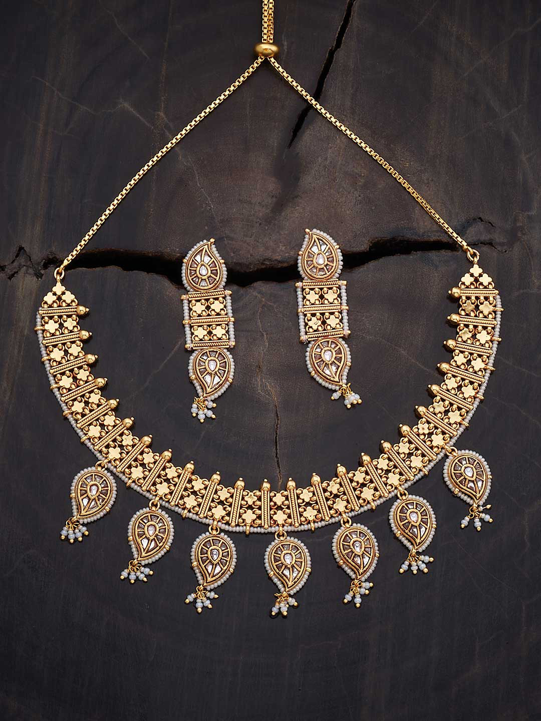 

Kushal's Fashion Jewellery Gold Plated Kundan Studded & Beaded Jewellery Set