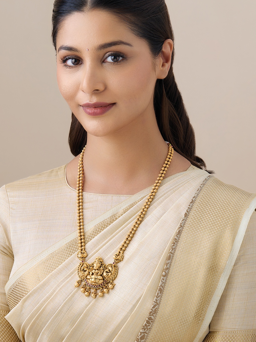 

Kushal's Fashion Jewellery Copper Gold-Plated Artificial Stones Studded Antique Necklace