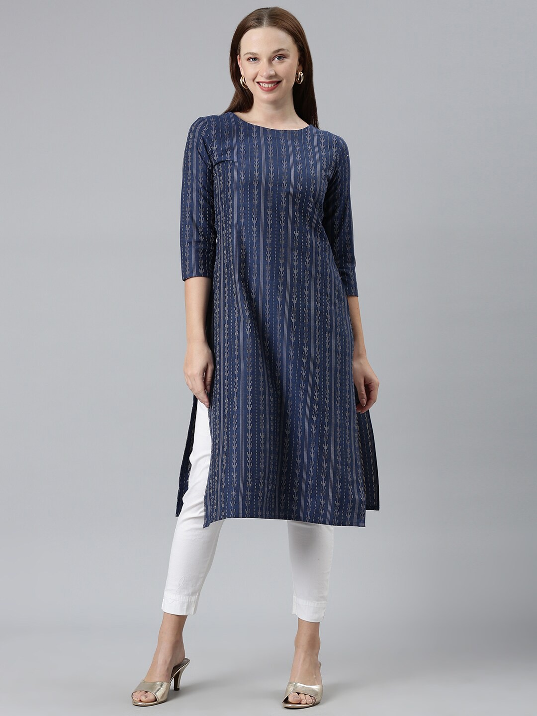 

Shaily Women Geometric Striped Thread Work Kurta, Blue