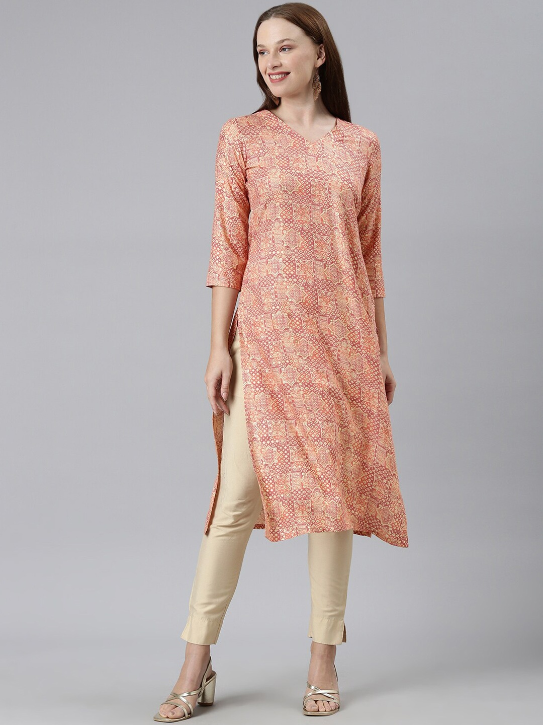 

Shaily Women Ethnic Motifs Embroidered Thread Work Kurta, Pink