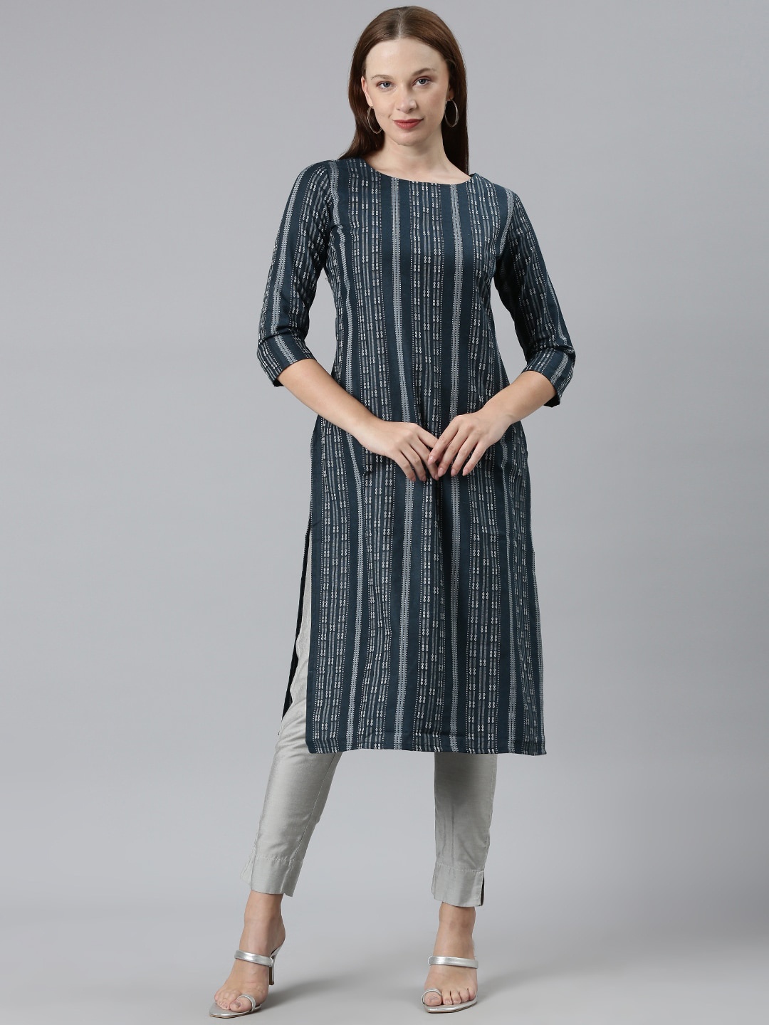 

Shaily Women Striped Sequinned Kurta, Teal