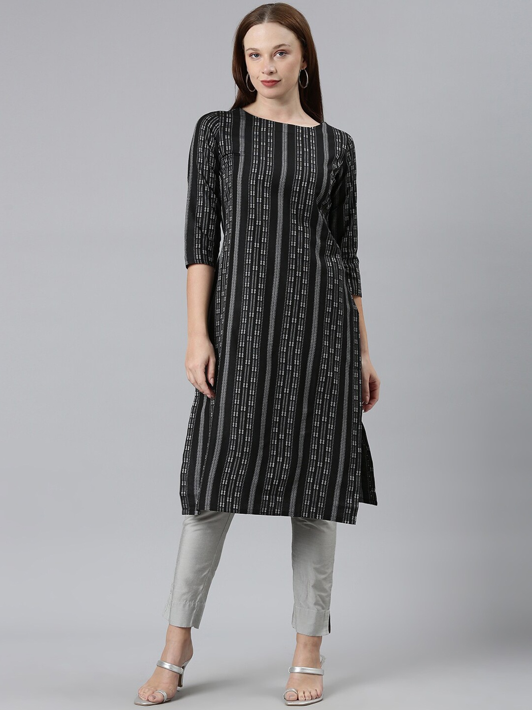 

Shaily Women Geometric Striped Sequinned Kurta, Black