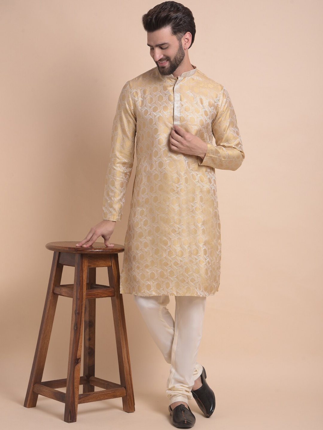 

Anouk Men Yoke Design Kurta, Brown