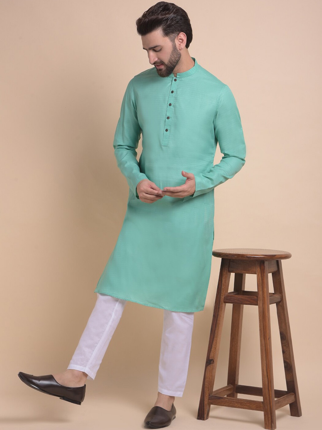 

Anouk Men Thread Work Kurta, Green