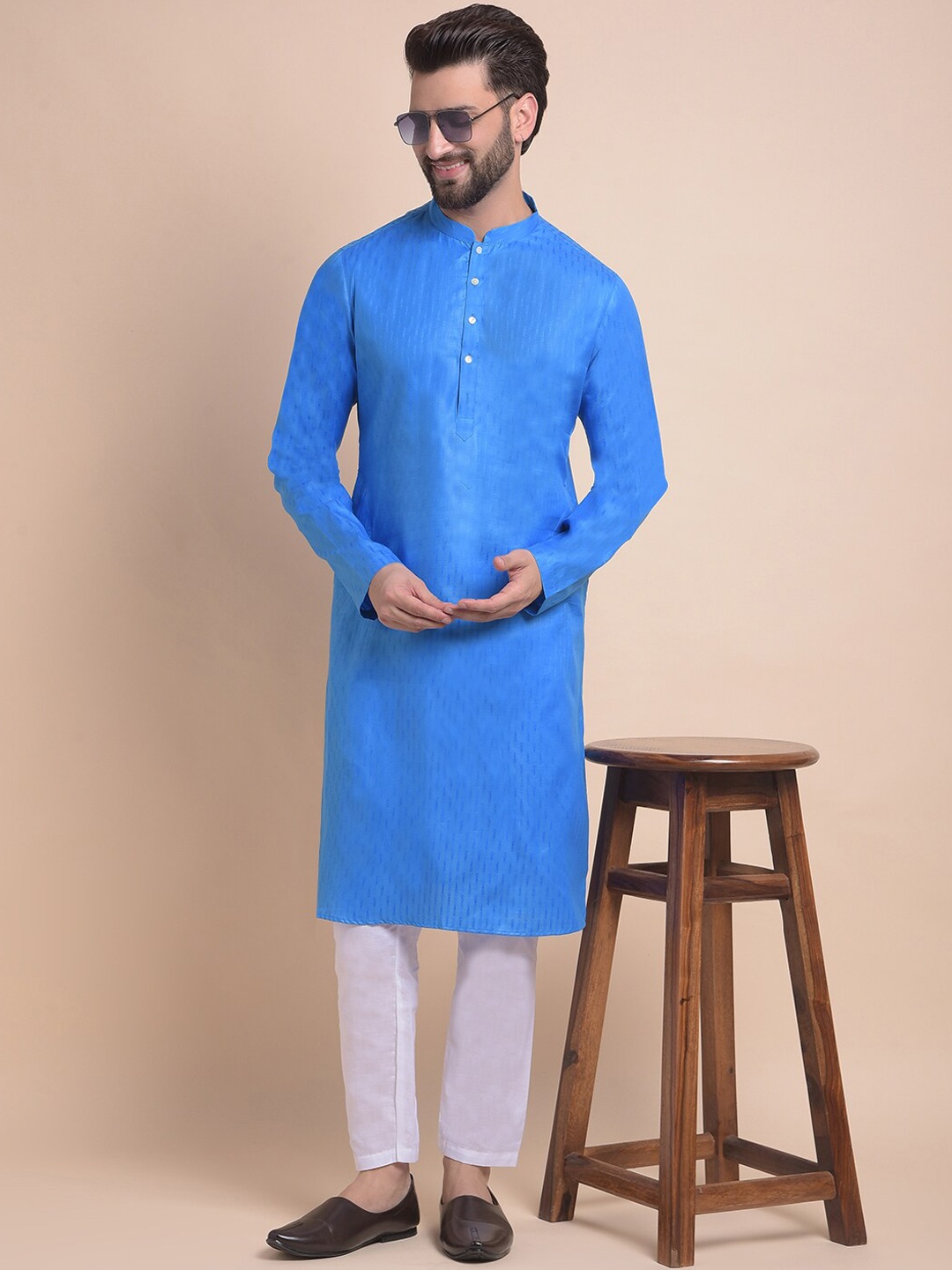 

Anouk Men Thread Work Kurta, Blue