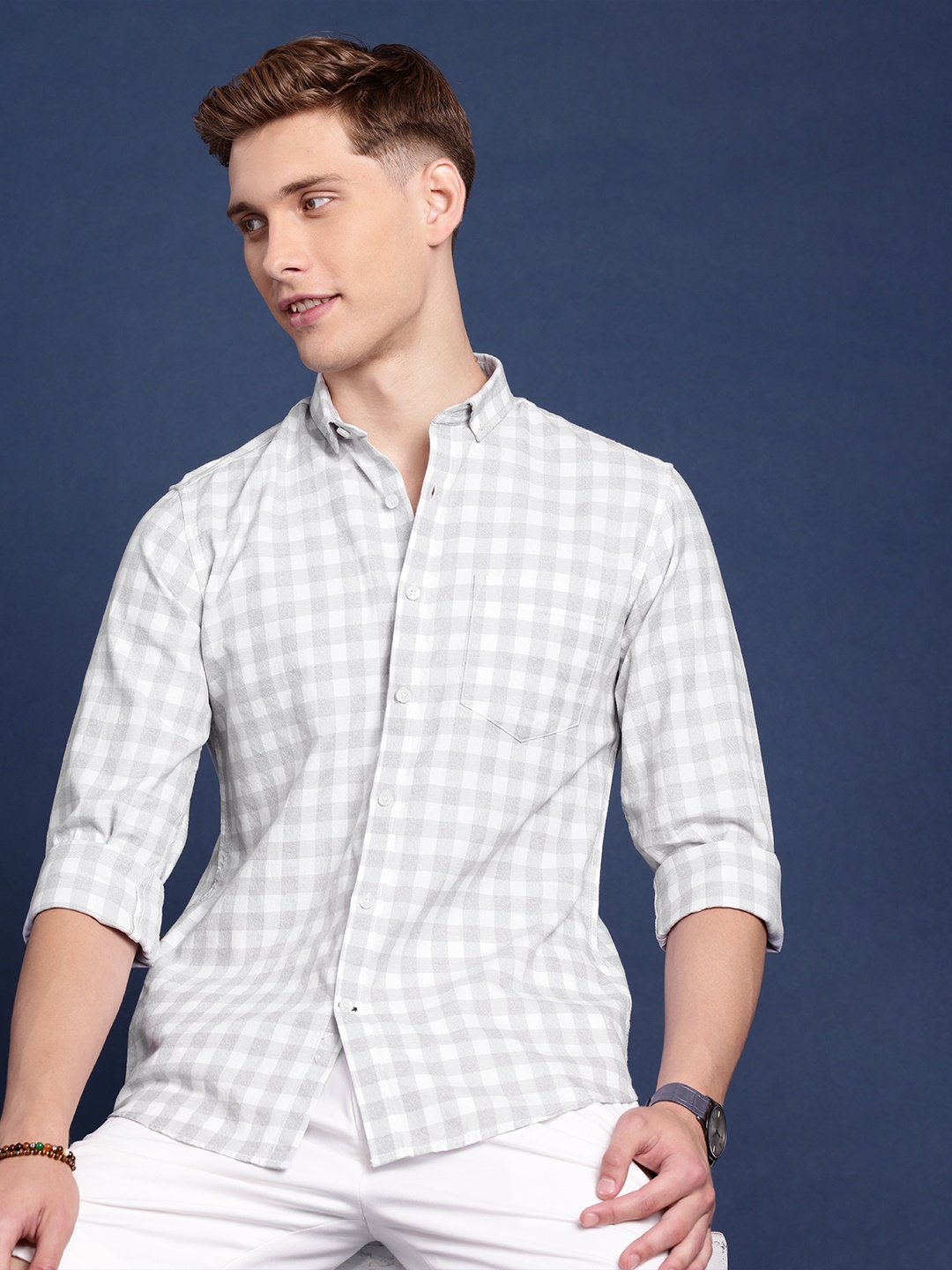 

Mast & Harbour Men Standard Checked Casual Shirt, Grey