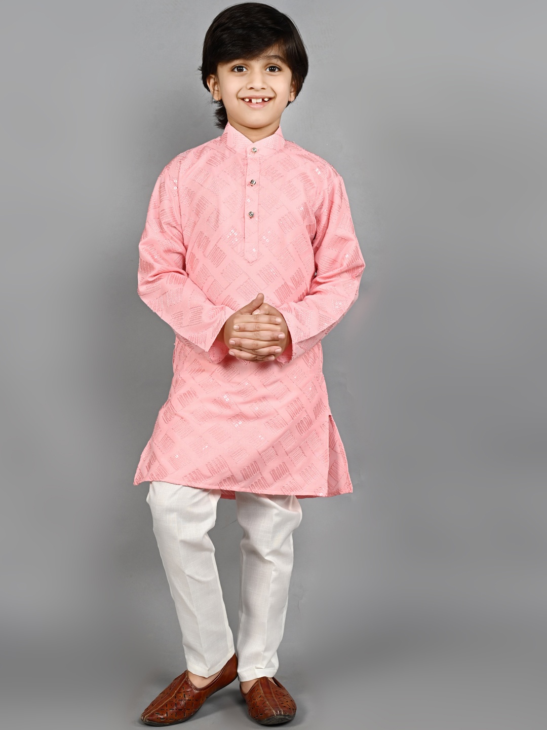 

ahhaaaa Boys Geometric Embroidered Mandarin Collar Straight Kurta with Pyjama, Pink