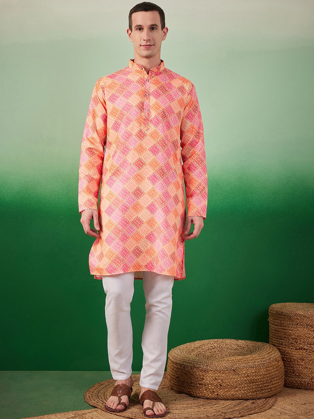 

Sangria Geometric Bandhani Printed Kurta With Pyjama, Orange