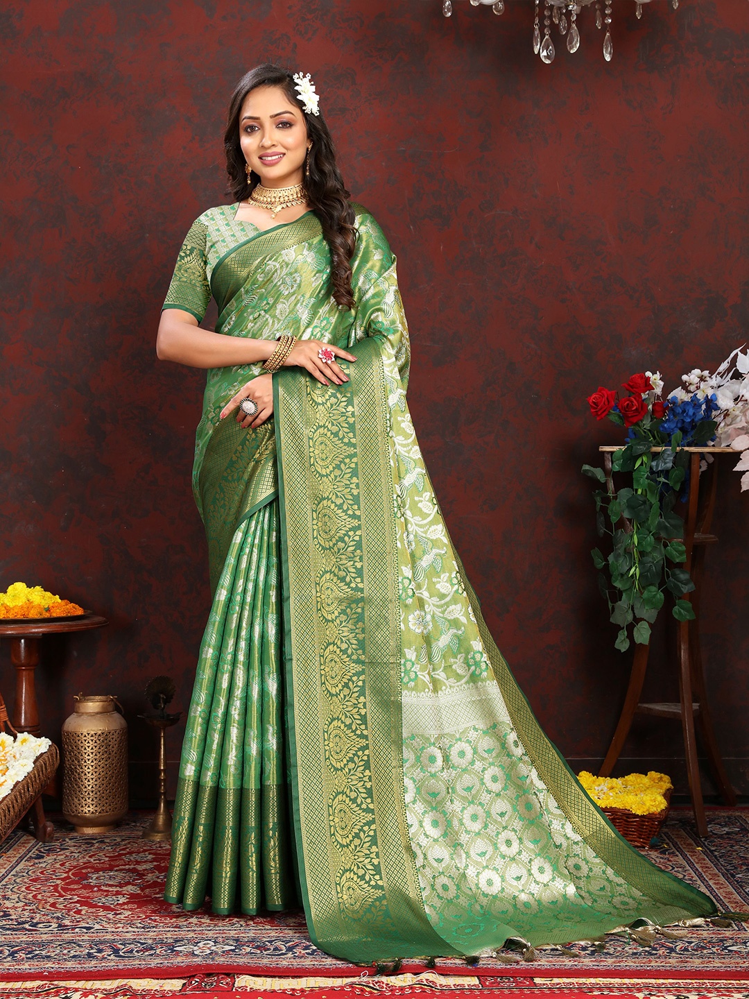 

bansari textiles Floral Woven Design Zari Silk Cotton Banarasi Saree, Green