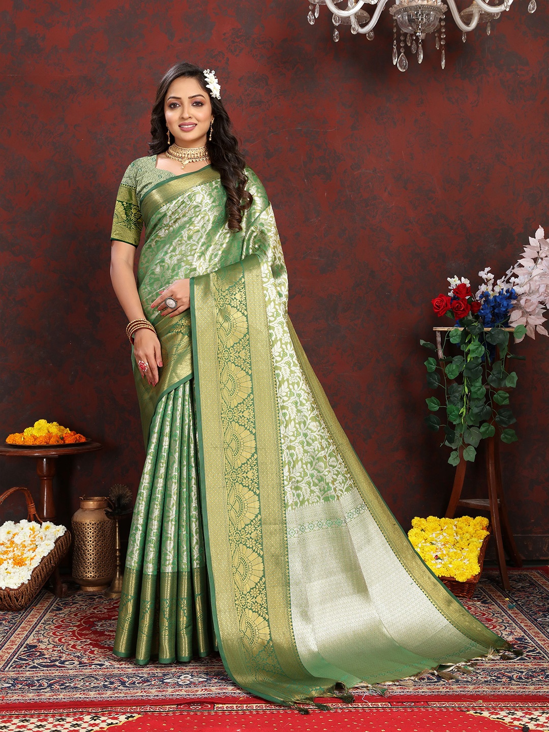 

bansari textiles Floral Woven Design Zari Silk Cotton Banarasi Saree, Green