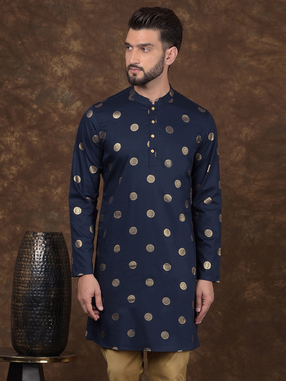 

DEYANN Men Ethnic Motifs Printed Thread Work Kurta, Navy blue