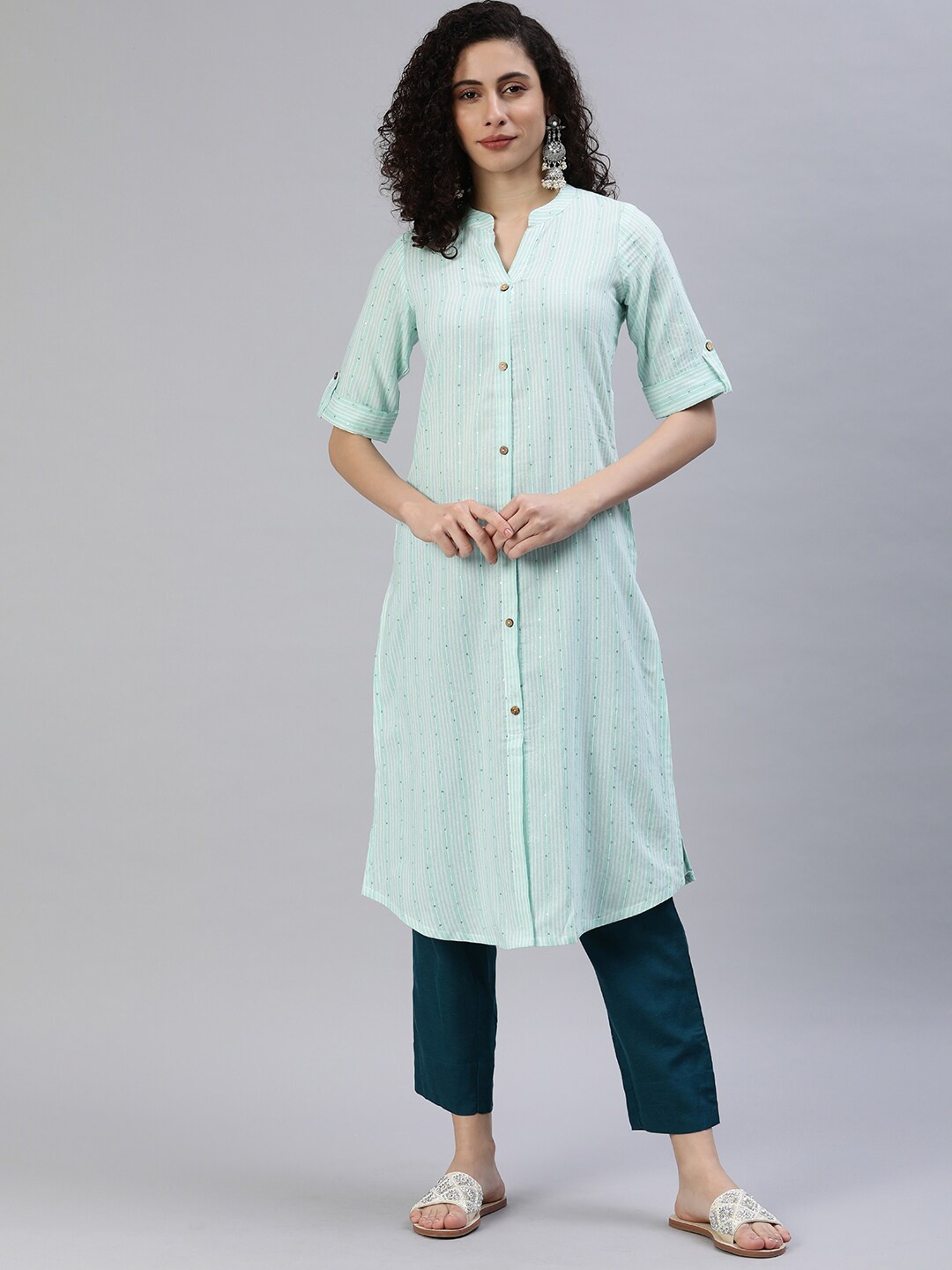 

Saanjh Women Yoke Design Keyhole Neck Thread Work Kurta, Turquoise blue