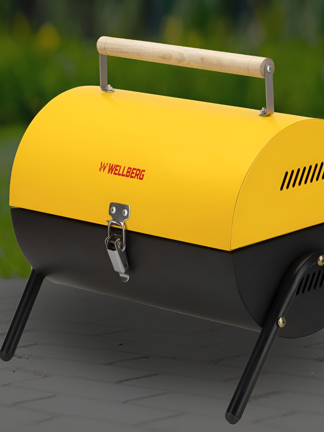 

WELLBERG Black & Yellow Charcoal Barbeque Grill With Lid Skewers & Grill
