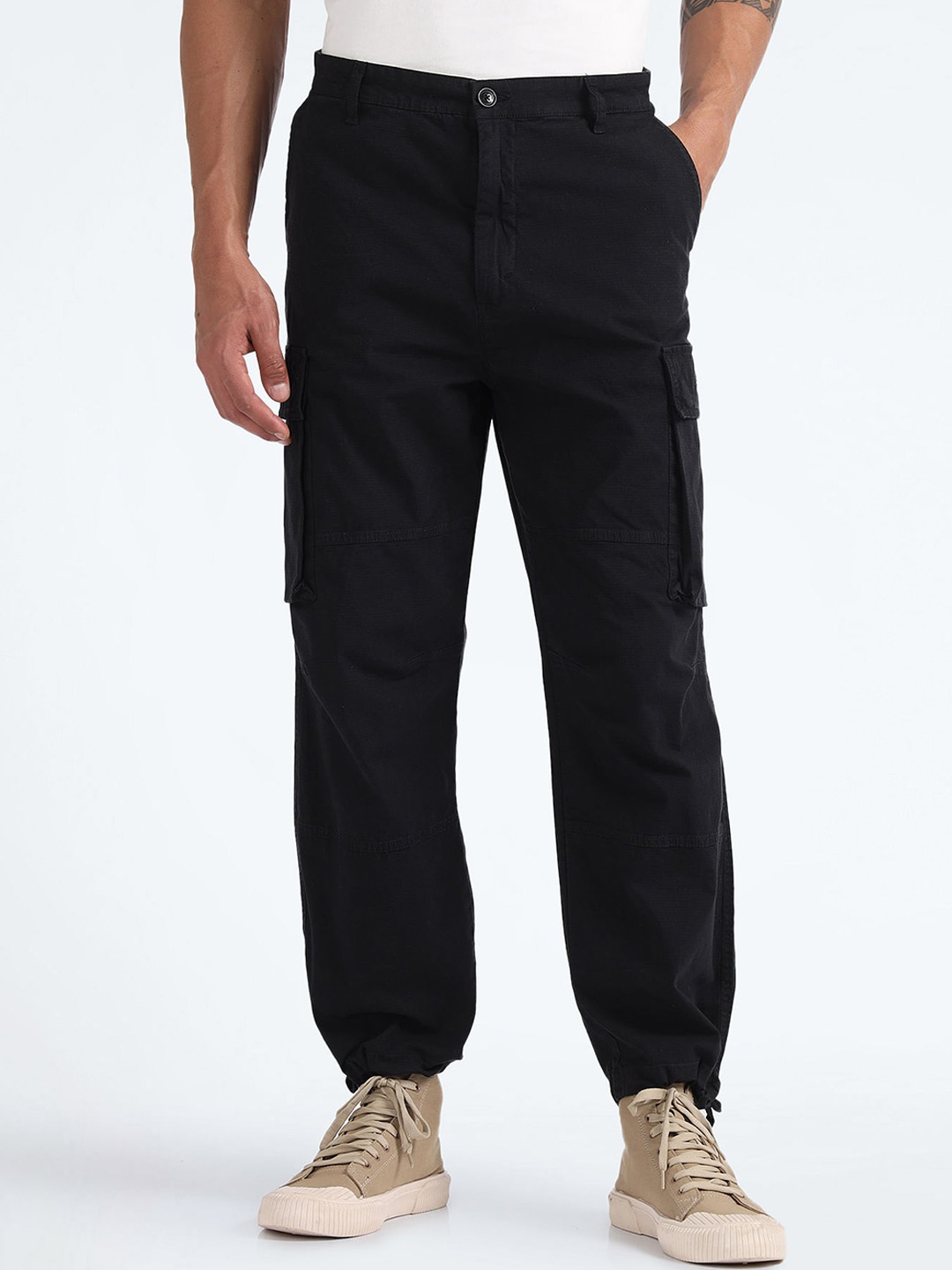 

Flying Machine Men Mid-Rise Flat-Front Cargos, Black