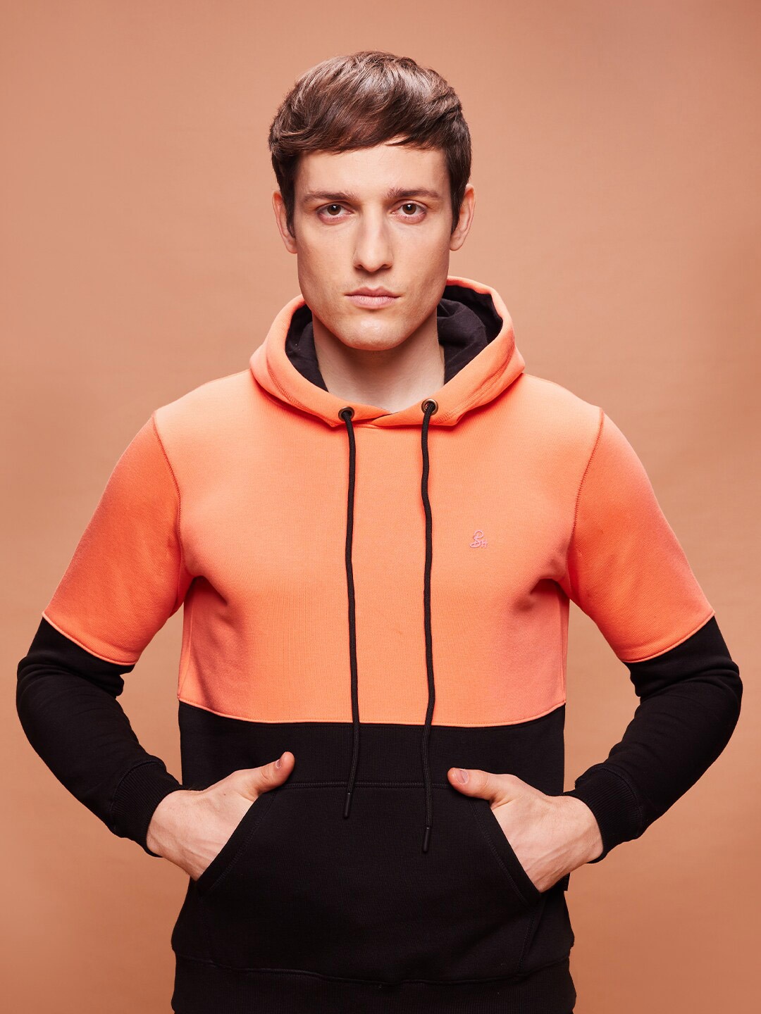 

Bombay High Men Regular Fit Colorblocked Knit Sweatshirt, Orange