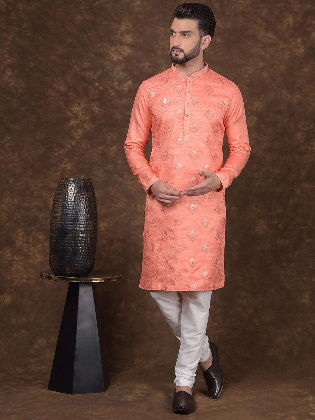 

HOUSE OF DEYANN Ethnic Motifs Embroidered Sequinned Dupion Silk Kurta With Churidar, Peach