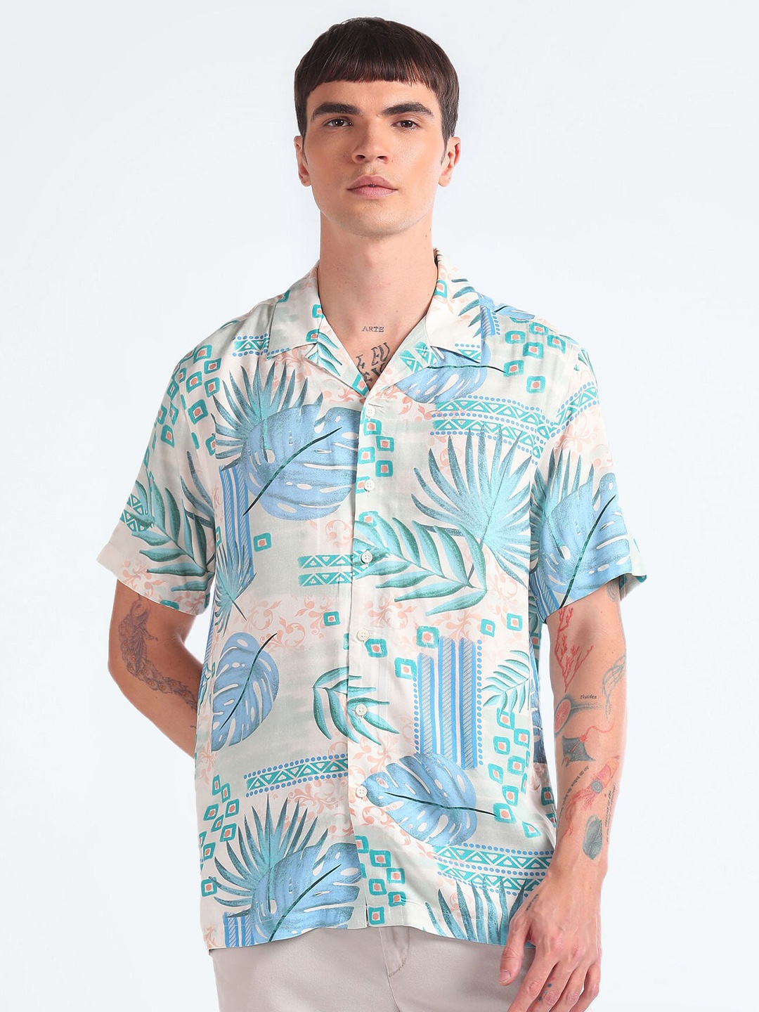 

Flying Machine Floral Printed Cuban Collar Twill Collar Casual Shirt, Off white