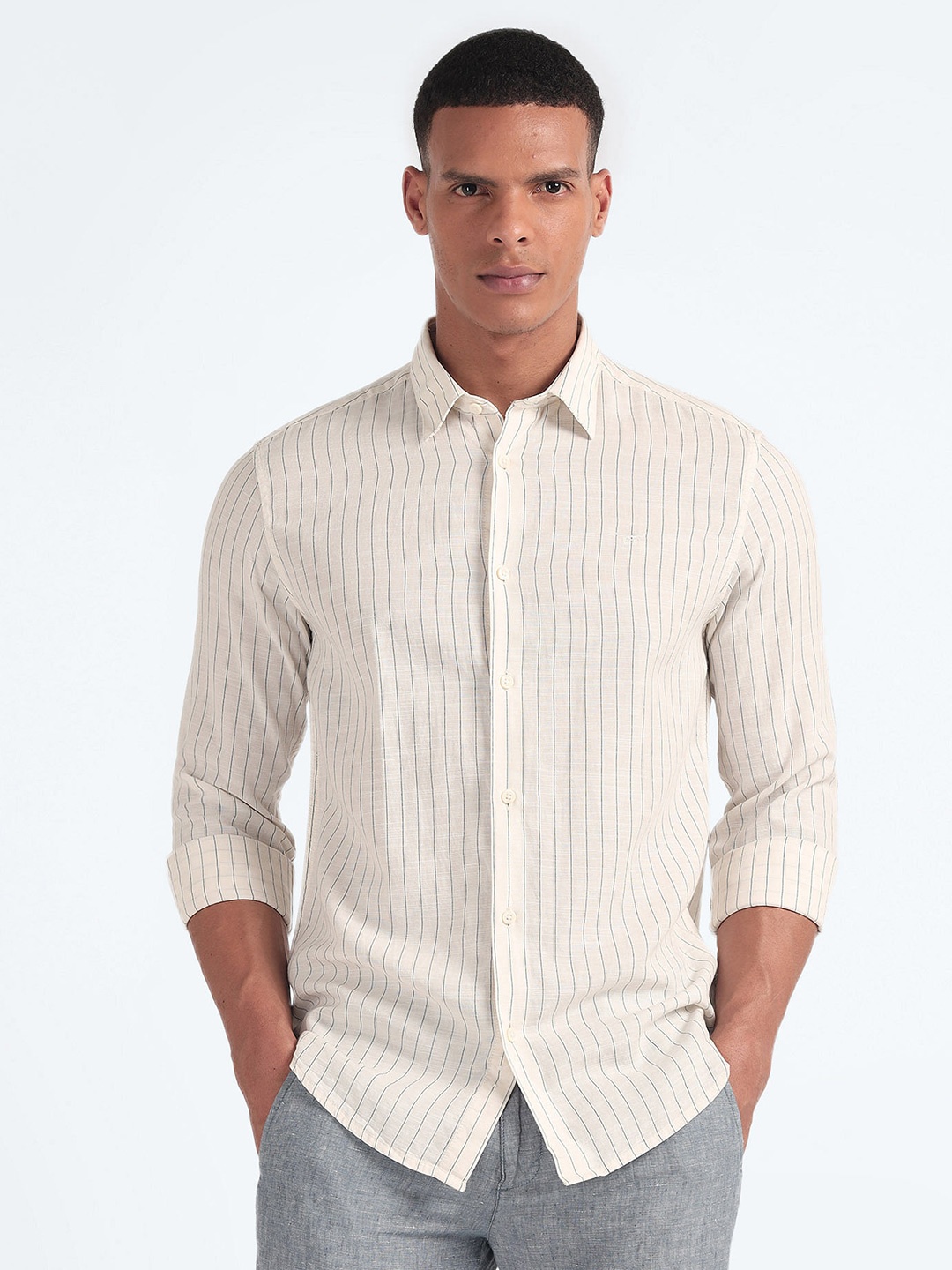 

Flying Machine Slim Fit Vertical Striped Casual Shirt, Off white