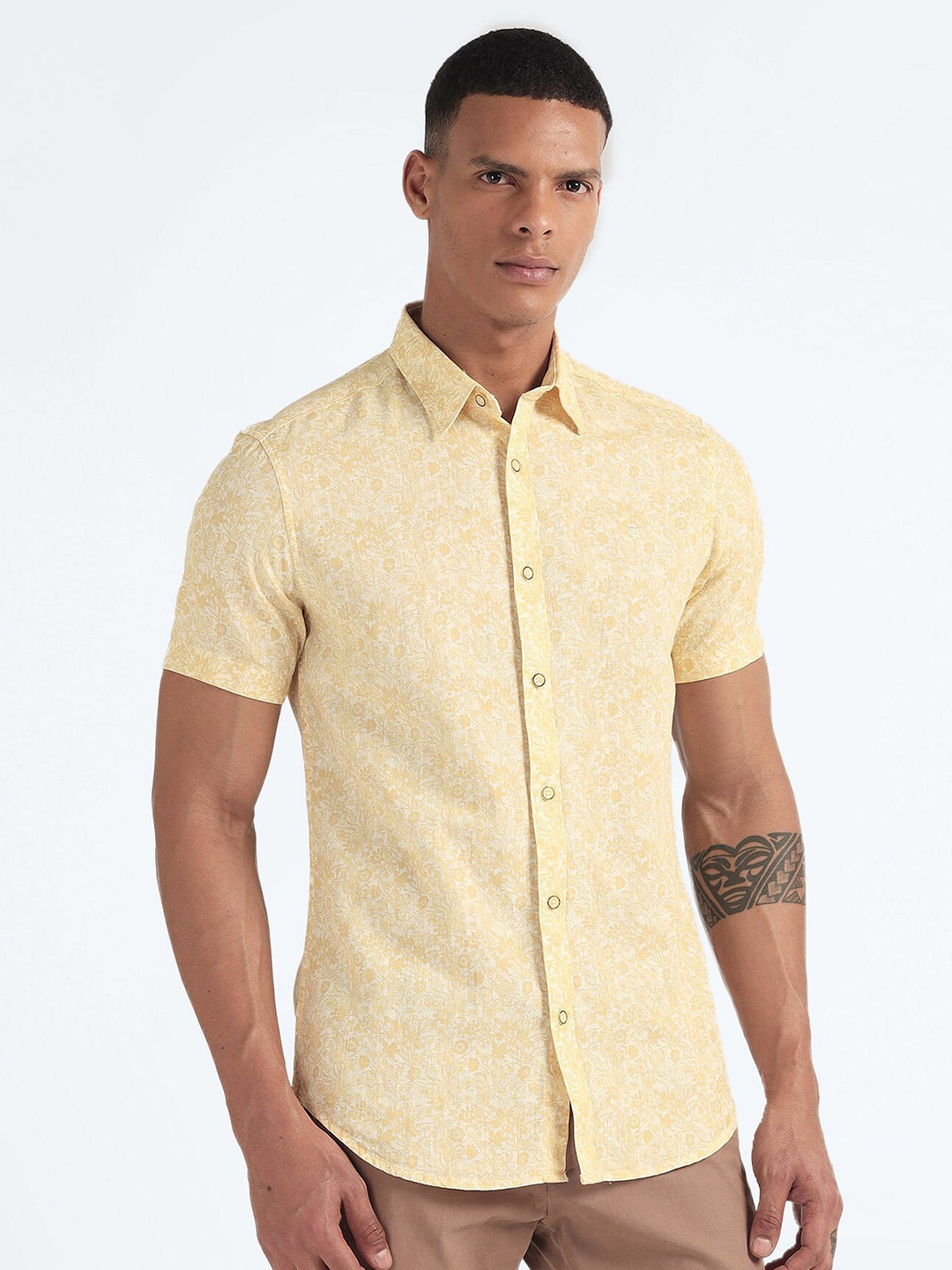 

Flying Machine Slim Fit Floral Printed Cotton & Linen Casual Shirt, Yellow