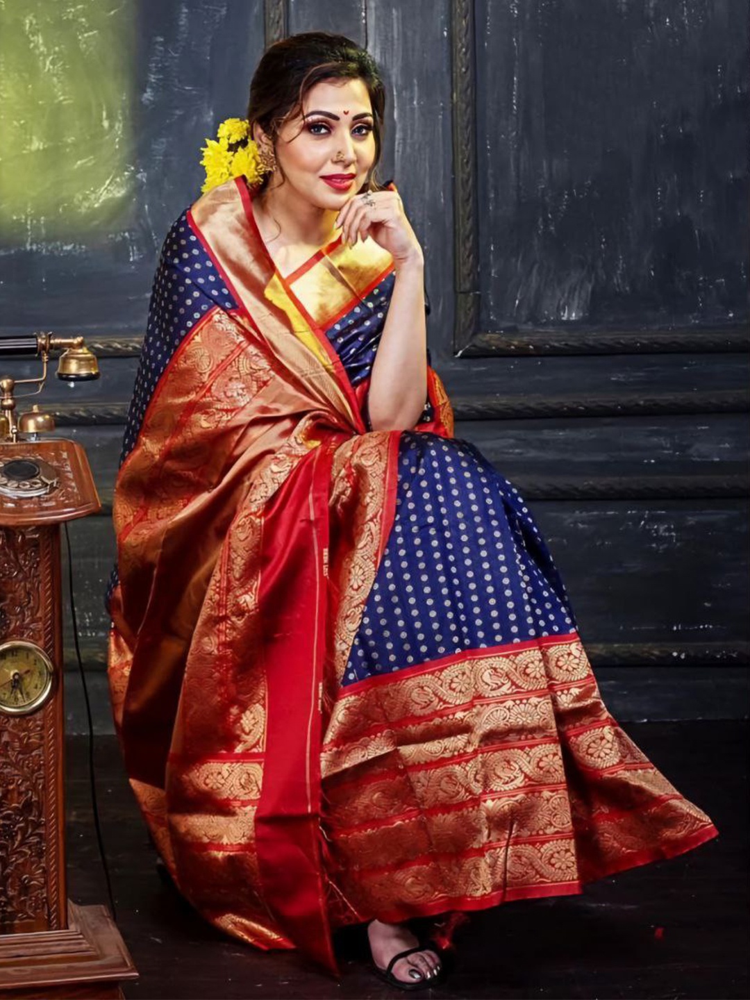 

STH Ethnic Motifs Woven Design Pure Silk Banarasi Saree, Blue