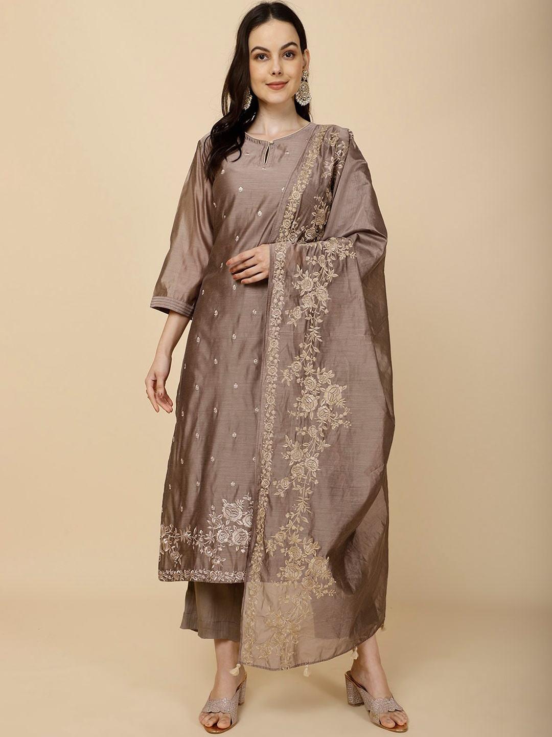 

Meena Bazaar Floral Embroidered Round Neck Thread Work Kurta with Trousers & Dupatta, Grey