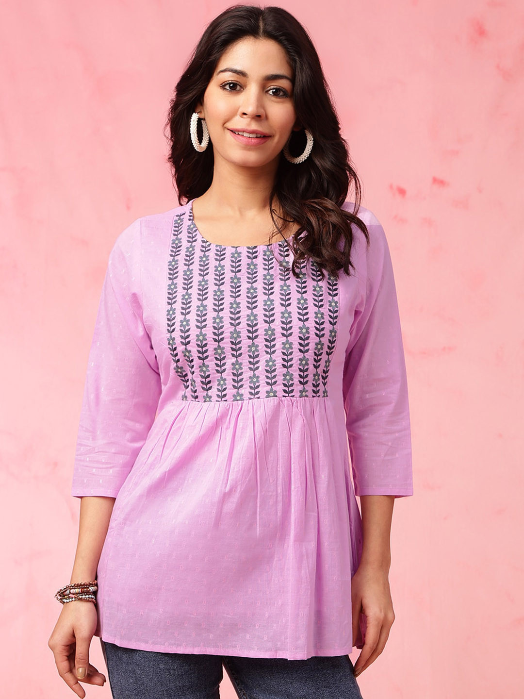 

Anouk Floral Embroidered Round Neck Pure Cotton Kurta, Pink