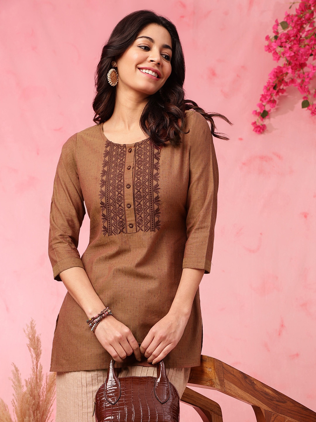 

Anouk Yoke Design Embroidered Round Neck Pure Cotton Kurta, Brown