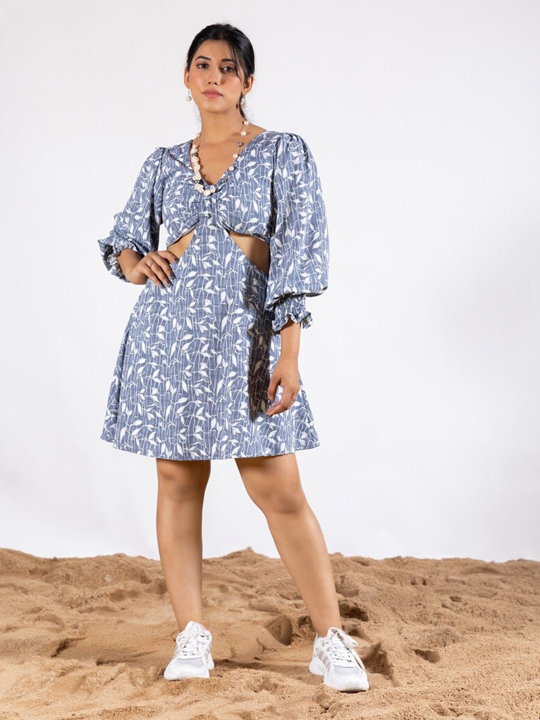 

BAESD Floral Flared Sleeve Cut Outs Sheath Mini Dress, Blue