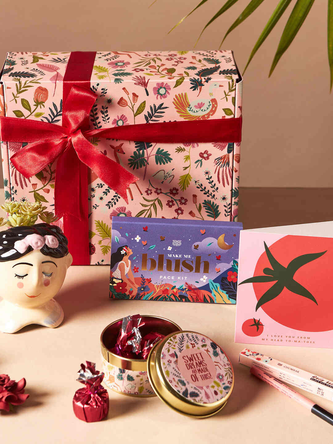 

Chumbak Set of 5 Me-Time Favorites Gift Box - 1200 gms, Pink