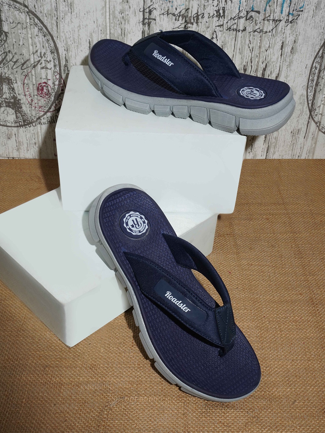 

The Roadster Lifestyle Co. Men Textured Thong Flip Flops, Navy blue