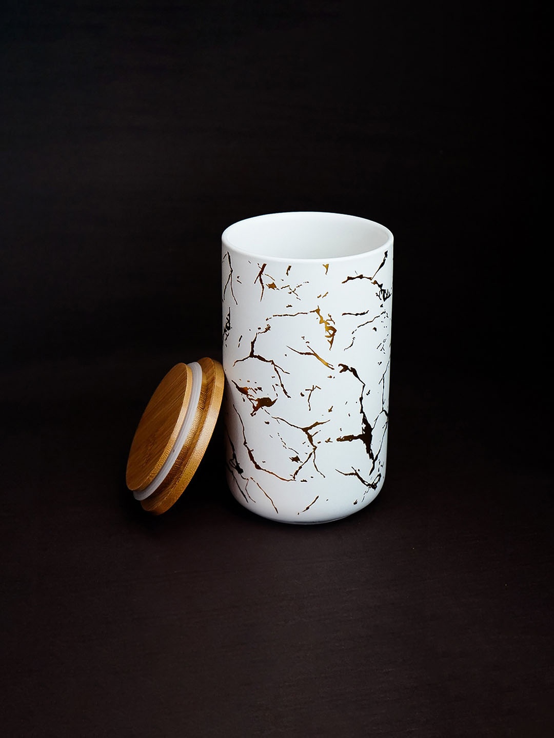 

Ekhasa White & Gold-Toned Ceramic Food Container 1000 ml