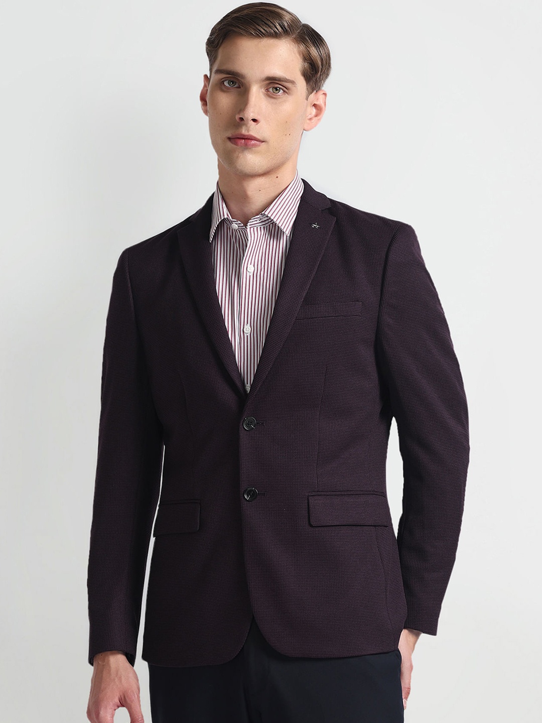 

Arrow Textured Slim-Fit Single Breasted Blazer, Maroon