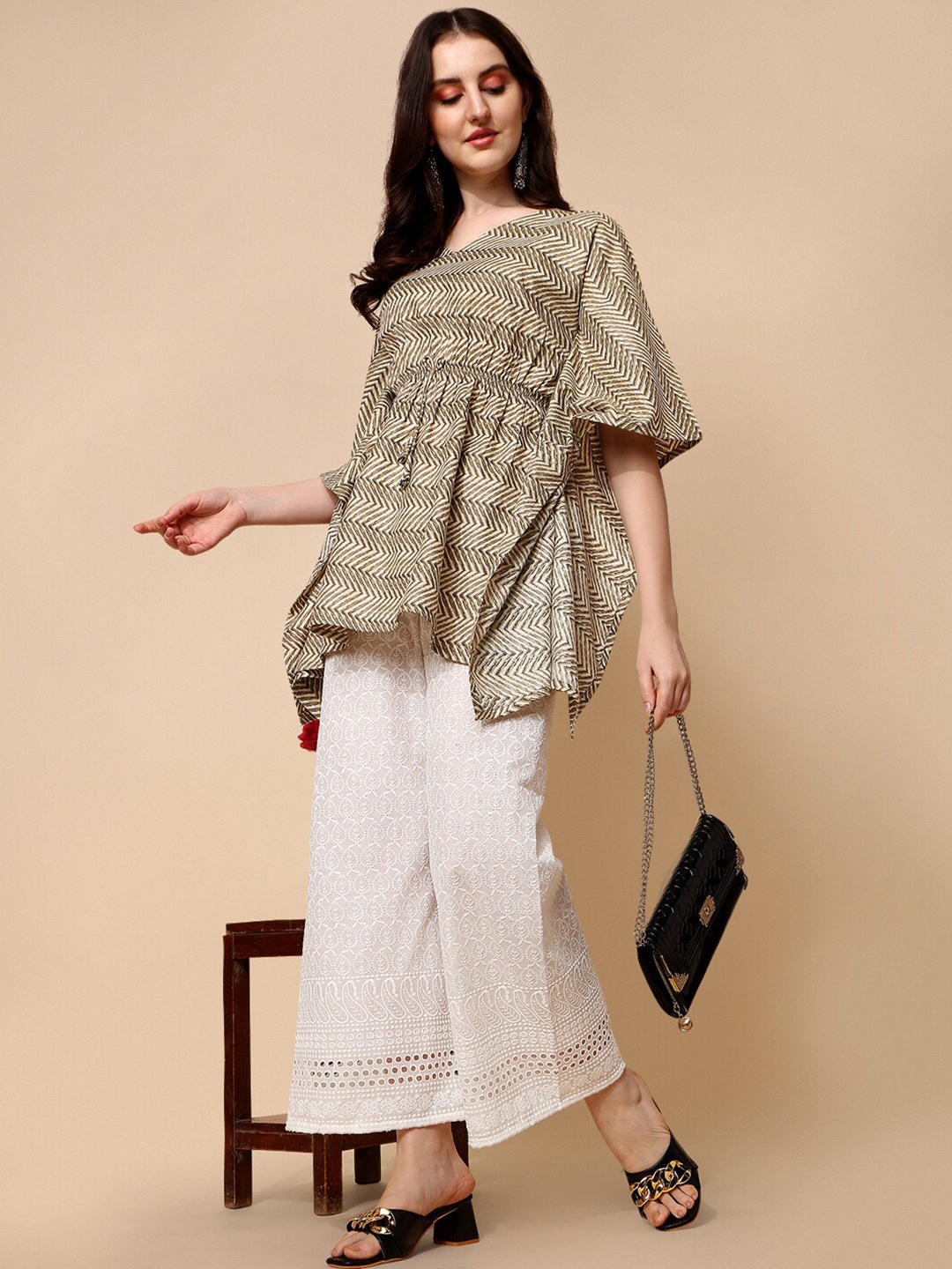 

NAINVISH Geometric Checked Flared Sleeve High-Low Top, Grey