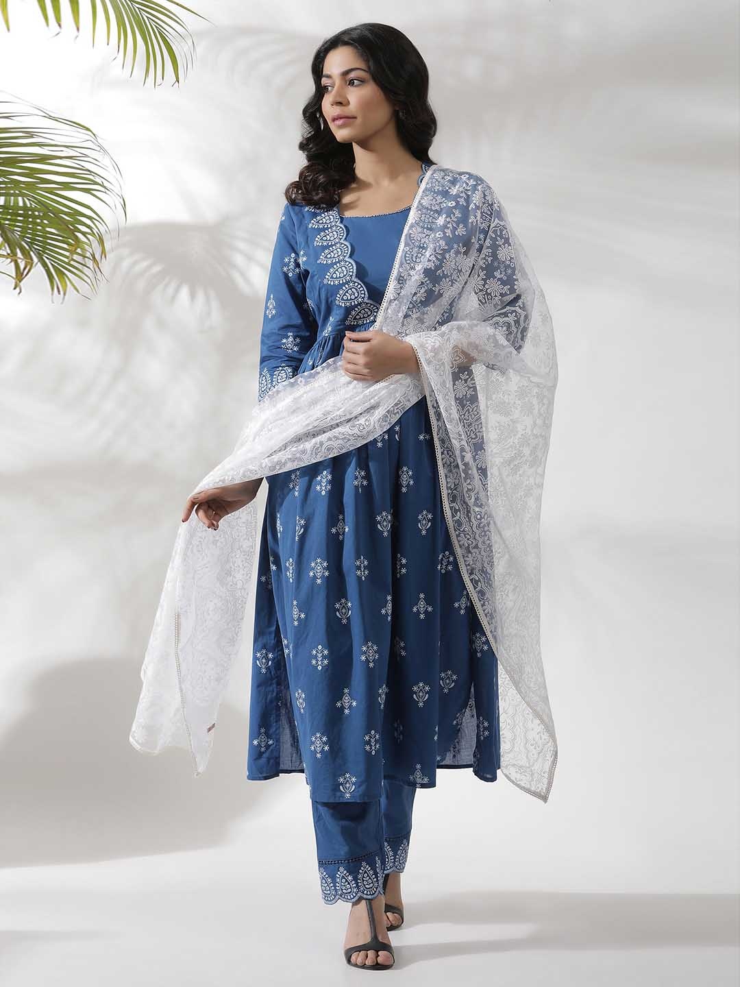 

W White Floral Printed Organza Dupatta